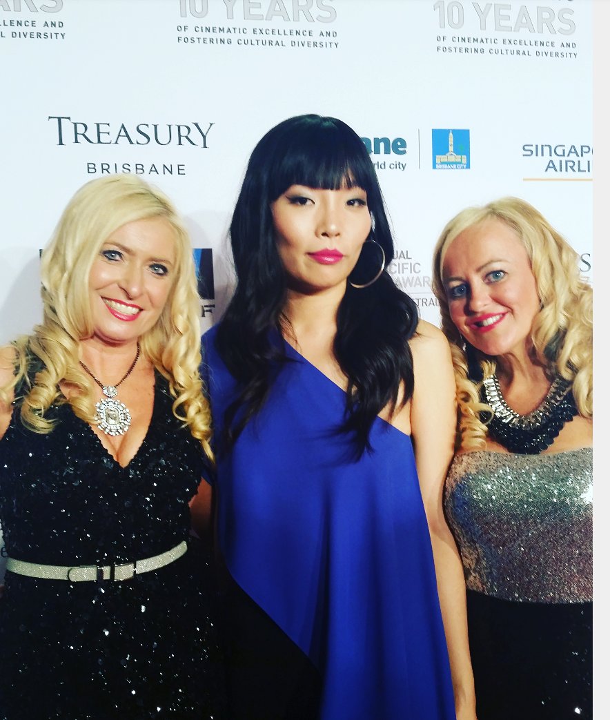 vines77's tweet photo. Meeting Dami @ the 10th Asian Pacific Screen Awards #actors #films #bapff @damiandmusic #brisbane #RedCarpet #actorslife #Singer #xfactorau https://t.co/h3mr9iO4b7