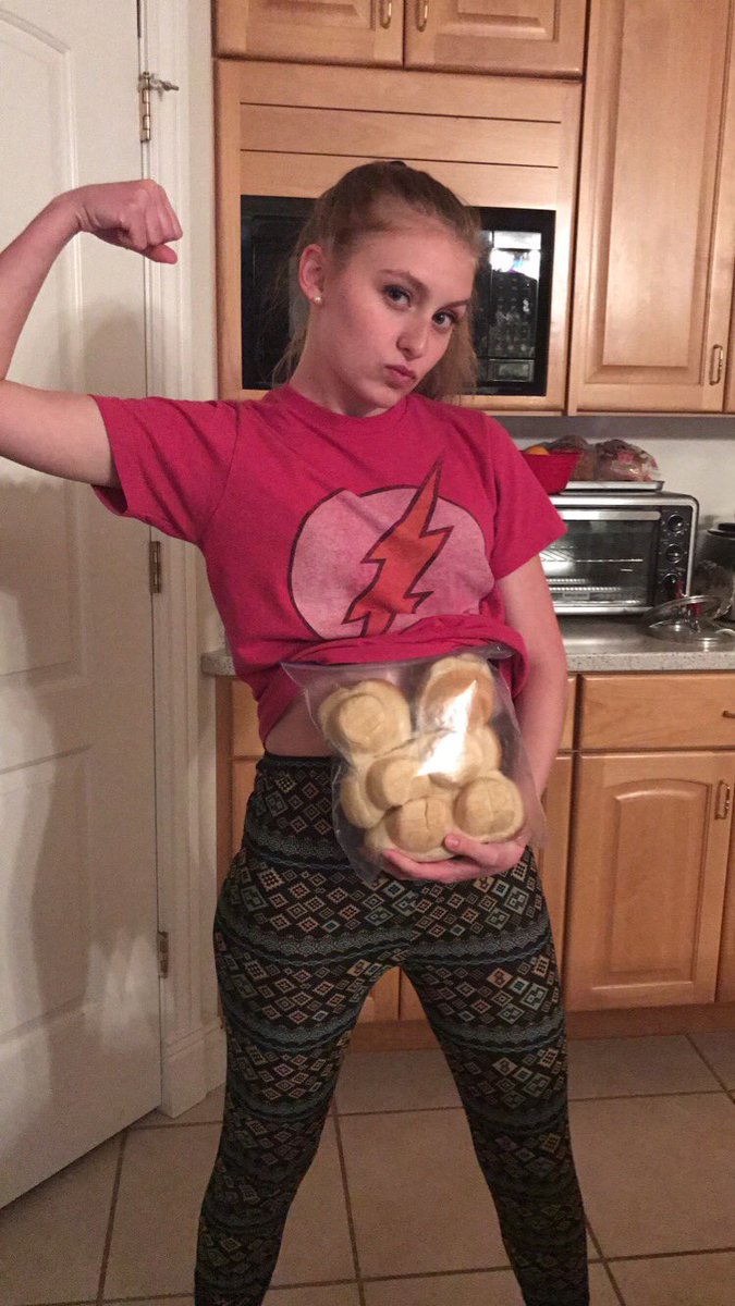 blondeehigh's tweet photo. Happy Thanksgiving from Gma and Gpa High's house! @joy3theworld https://t.co/F8SxaVahyY