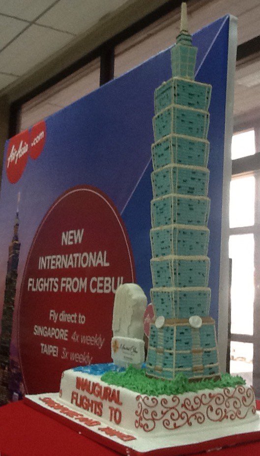 EmmaVillarente's tweet photo. #AirAsiaInSingapore inaugural flight https://t.co/zipVz5hATl