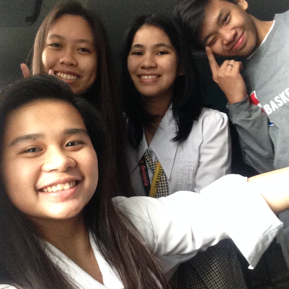 gremlynes's tweet photo. Add a caption 😂😅 2/4 @RamosVhino @JadeNabing @_rizette  #alliah https://t.co/j9LNmIGpQX