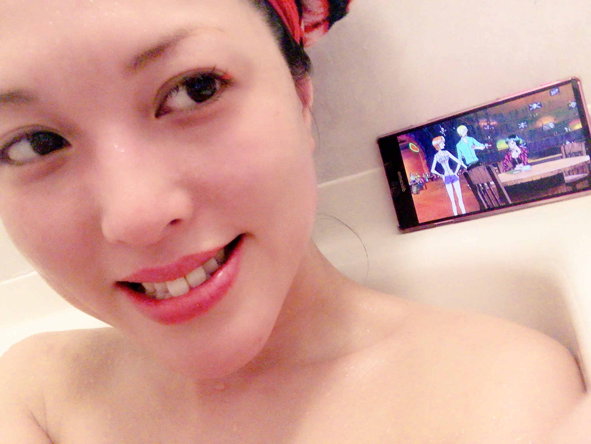 可愛ゆりあ リク撮受付中 半身浴 Amp 塩風呂now マンガ読み終わってhuluでワンピース映画見てるよ Hulu ワンピース好きと繋がりたい ワンピース グラドル自画撮り部 塩風呂 半身浴 Huluワンピース T Co Oouhg3x9pb Twitter