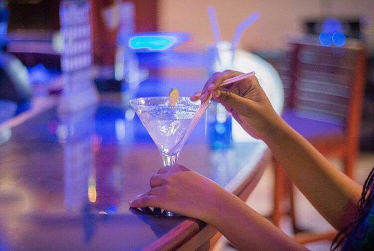 Regencypark_tz's tweet photo. A Penny saved... is a cocktail earned 👌🏽💃🏽🍸🍹 Cheers to the Freaking weekend #Fridayvibes #Mood 
#RegencyParkHotel https://t.co/ZsUGWNslfs