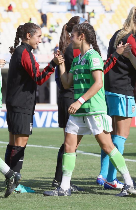 Carlos_Ponz's tweet photo. Les dejo esta foto histórica, simbólica:

Las gemelas Flores se enfrentan en Mundial Juvenil, Mónica con México y Sabrina con Estados Unidos https://t.co/834KY9sFS3