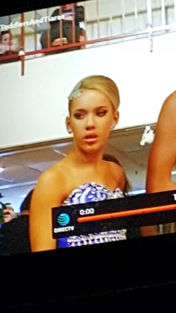 CarleyRyan_xo's tweet photo. Lord have mercy, Shelbee looked STUNNING!! #CDPAC #EliteCrowns #AvantGardeCompany #flawless #toddlersandtiaras https://t.co/ip14qgSSYT