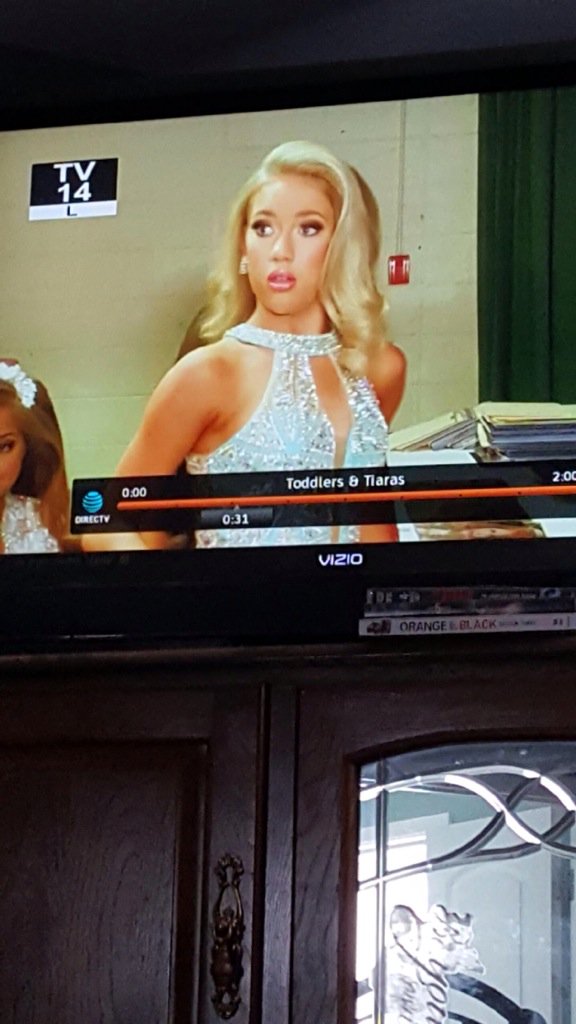 CarleyRyan_xo's tweet photo. Lord have mercy, Shelbee looked STUNNING!! #CDPAC #EliteCrowns #AvantGardeCompany #flawless #toddlersandtiaras https://t.co/ip14qgSSYT