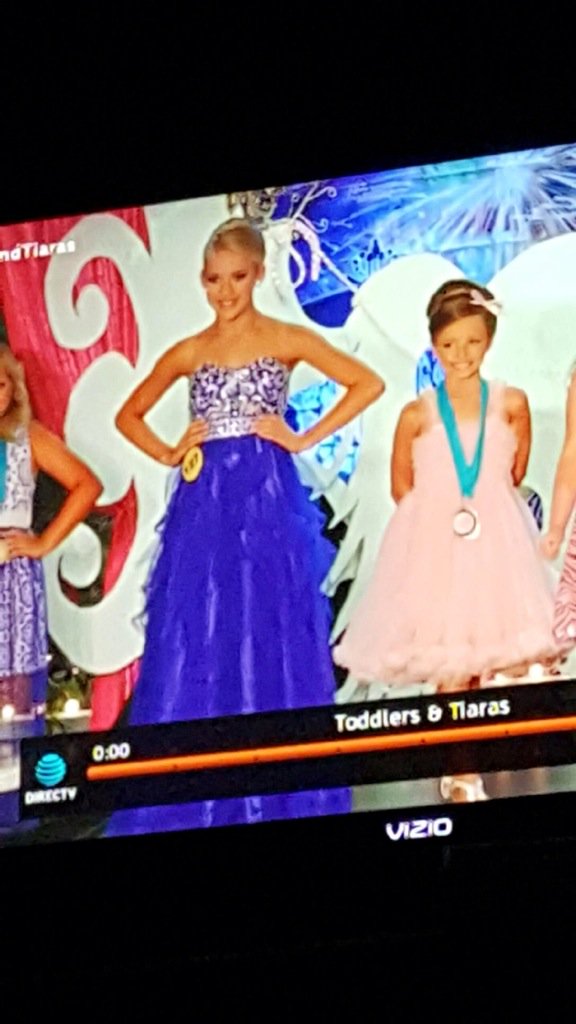 CarleyRyan_xo's tweet photo. Lord have mercy, Shelbee looked STUNNING!! #CDPAC #EliteCrowns #AvantGardeCompany #flawless #toddlersandtiaras https://t.co/ip14qgSSYT
