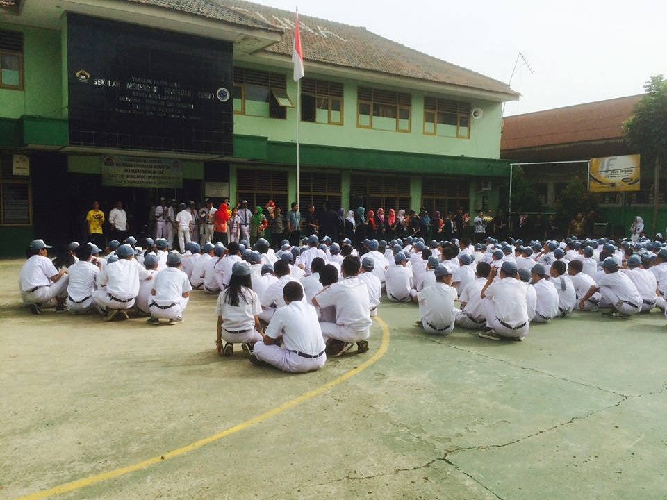 Terpujilah wahai engkau ibu bapak guru, namamu akan selalu hidup dalam sanubari ku #SelamatHariGuru #P617BOM