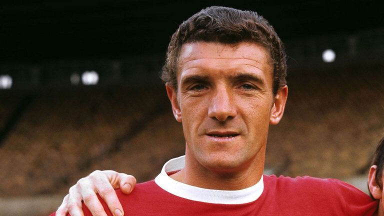 ManUnitedWorld's tweet photo. Another Man Utd great who sadly passed away on this day, Bill Foulkes. European cup winner, 1968. R.I.P. 🔴🔴🔴🔴🔴 https://t.co/FOSBu0PbS9