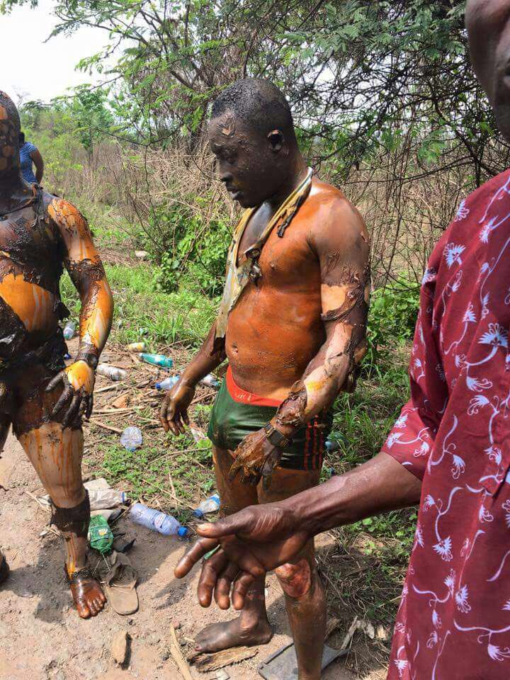 Ninodr_'s tweet image. Rebel attacks in the northern parts of Mozambique. Cars bombed along main routes