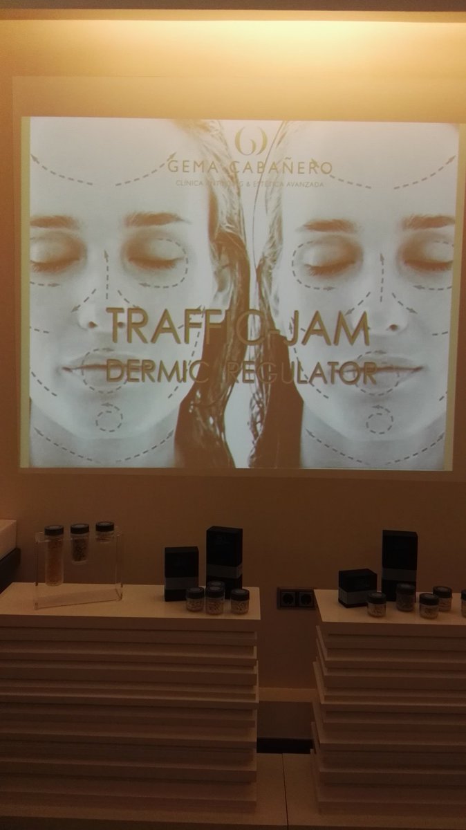 todolotengotodo's tweet photo. @gemacabanero nos presento sus nuevos programas #TrafficJam #DermicRegulator para combatir el envejecimiento facial  @_alist_ https://t.co/QPFG3MShra