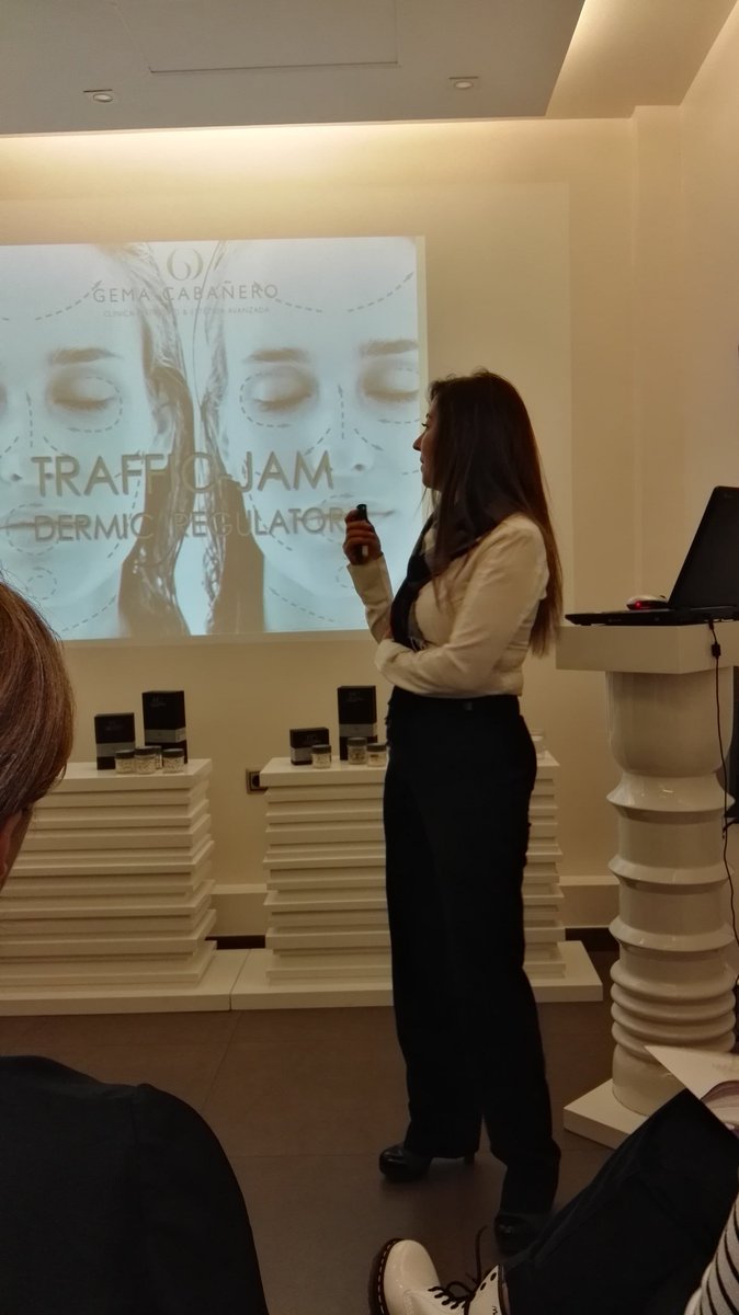 todolotengotodo's tweet photo. @gemacabanero nos presento sus nuevos programas #TrafficJam #DermicRegulator para combatir el envejecimiento facial  @_alist_ https://t.co/QPFG3MShra