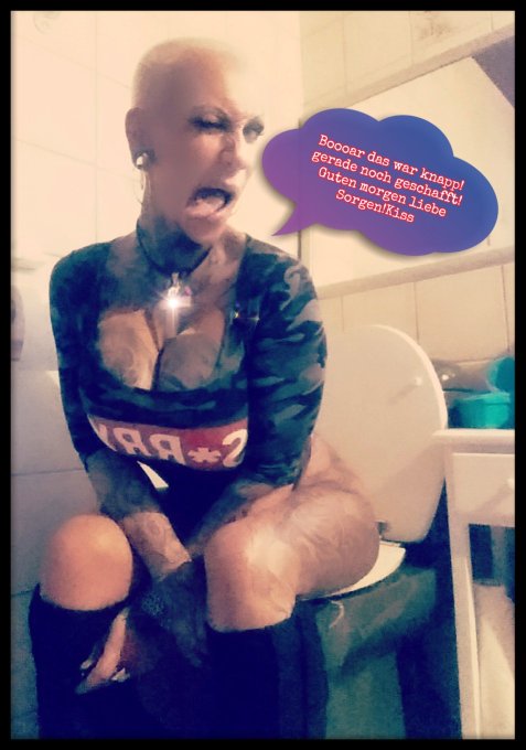 Endlich Wochenende!Was macht ihr so sch&ouml;nes am 1.Advent! Kiss Kitty #kittylive #pipi #Wochenende #toilette<a href="/tag/wochenende"class="tags"><span>#wochenende</span></a><a href="/tag/pipi"class="tags"><span>#pipi</span></a><a href="/tag/toilette"class="tags"><span>#toilette</span></a><a href="/tag/kittylive"class="tags"><span>#kittylive</span></a>