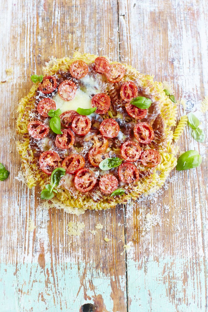 jamieoliver's tweet photo. Don't let your #Thanksgiving leftovers go to waste, turn them into something surprising and delicious guys... x x x https://t.co/7XIDq2tANe https://t.co/KWeWorPNdt