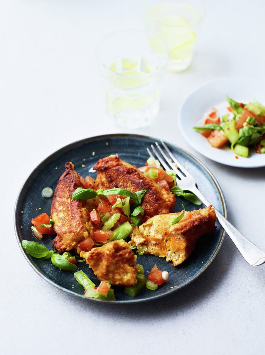 jamieoliver's tweet photo. Don't let your #Thanksgiving leftovers go to waste, turn them into something surprising and delicious guys... x x x https://t.co/7XIDq2tANe https://t.co/KWeWorPNdt