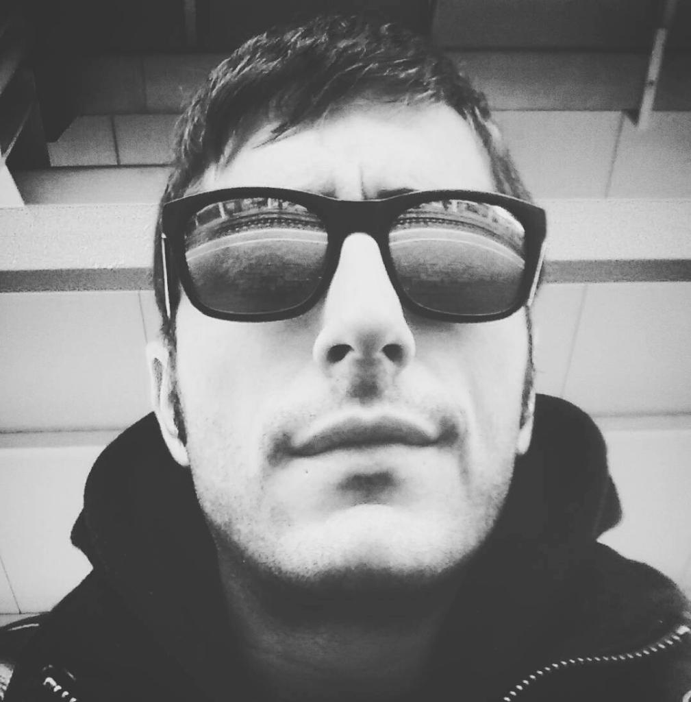 El programa <a href="/NaturalSelekted/">Natural Selekted</a> nos presenta al invitado de hoy de nuestro #RedBullMusicMix, Rawler de <a href="/colectivoNUCLEO/">Colectivo Nucleo</a> bit.ly/RawlerRBMMix