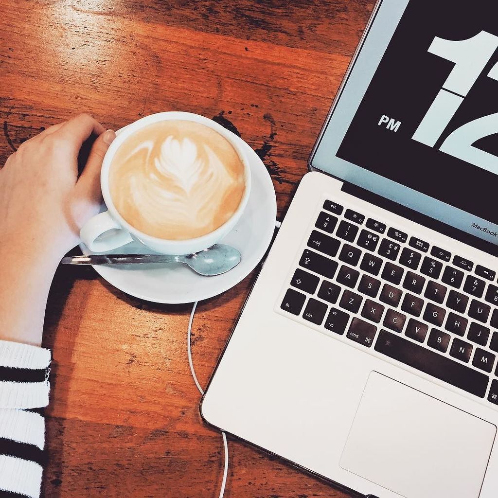katieemay1's tweet photo. Friday's = coffee, sitting in HOME &amp; writing my dissertation 👊🏼
•
•
#coffee #latte #lunch #working  #cutecafe #hygg… https://t.co/XtmY8WfFLR