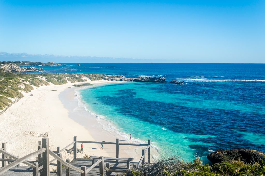 twodriftersxo's tweet photo. Some of Ausralia's coolest places. "Our Favorite Lesser-Known Spots in Australia" https://t.co/2Ju0Noxuw4 @Australia @AusBackpacking https://t.co/CWU392xtBx