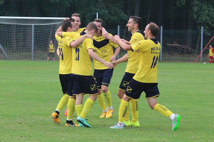 snportal's tweet photo. Lenart in Brunšvik podaljšala jesenski del. Jutri v zaostali tekmi 13. kroga #3SNLsever. - https://t.co/6LQfo4GdfO https://t.co/R6fL91eLWq