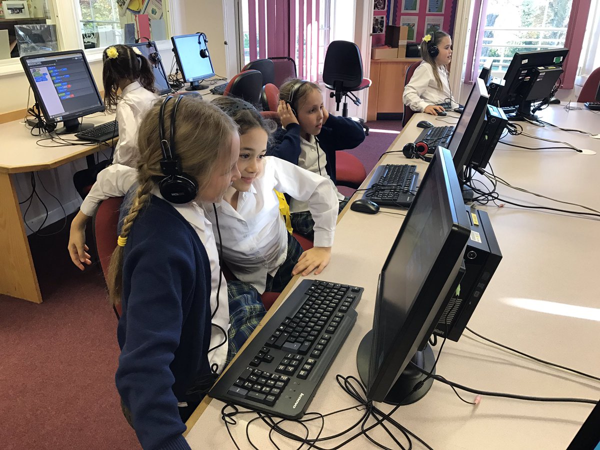 NDS_COMPUTING's tweet image. #year4 #love2code &amp;amp; recreate their own #fairytales with @purpleMash #coding #collaboration #Computing #learningisfun #FridayFeeling