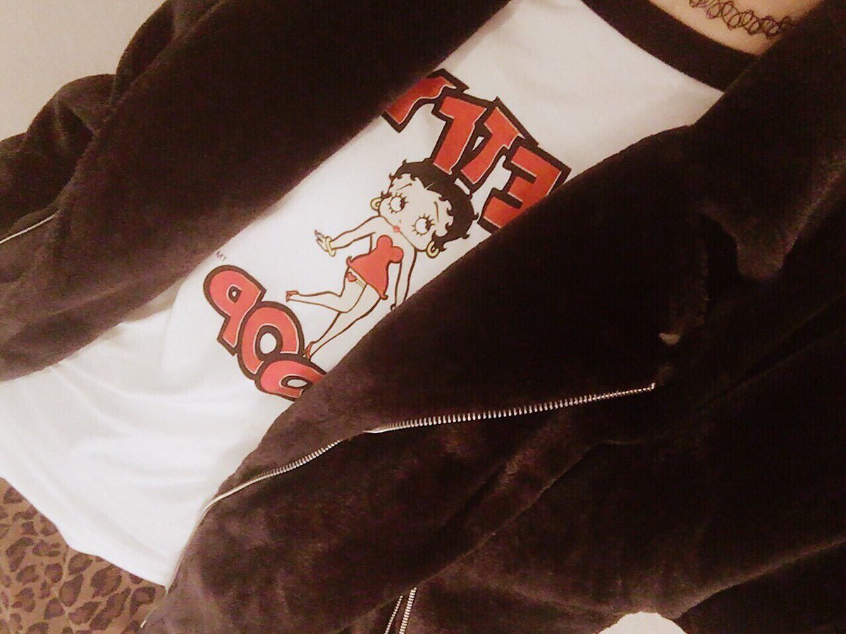 meruru20020306's tweet photo. 今日の私服〜💭✨💓
トップス☆SPINNS
スカ��ト☆WEGO
アウター☆WEGO

今日この私服にして良かった♪( ´▽｀)💓💓 https://t.co/zCLbEj8Btz