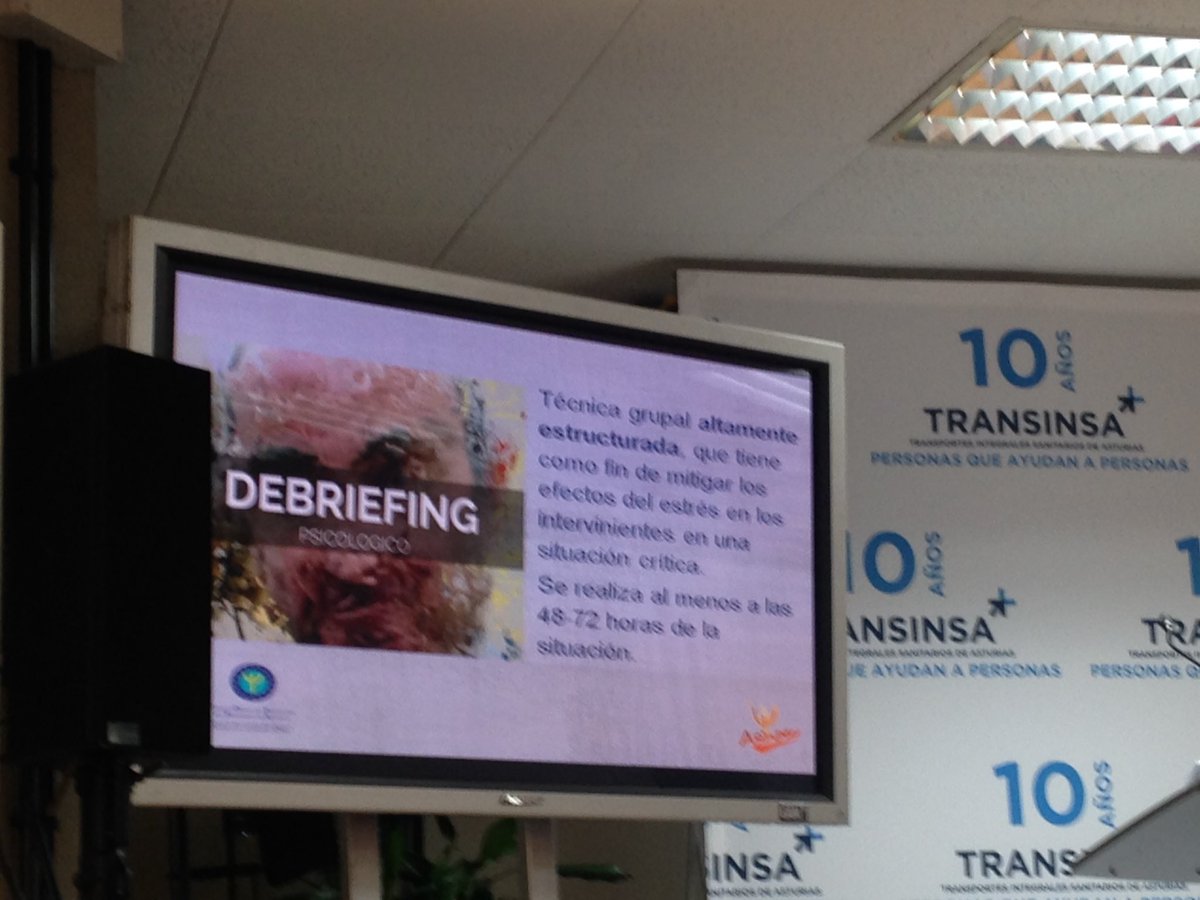 transinsa's tweet photo. Estrés emocional de los intervinientes en una emergencia. Hablamos de #debriefing @ASINPEC #TRANSINSA10 https://t.co/BbA7aEuF9Z
