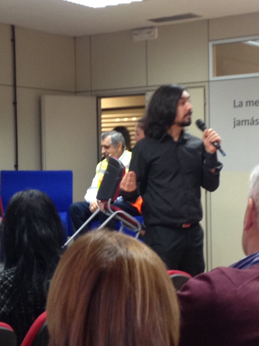 transinsa's tweet photo. Estrés emocional de los intervinientes en una emergencia. Hablamos de #debriefing @ASINPEC #TRANSINSA10 https://t.co/BbA7aEuF9Z