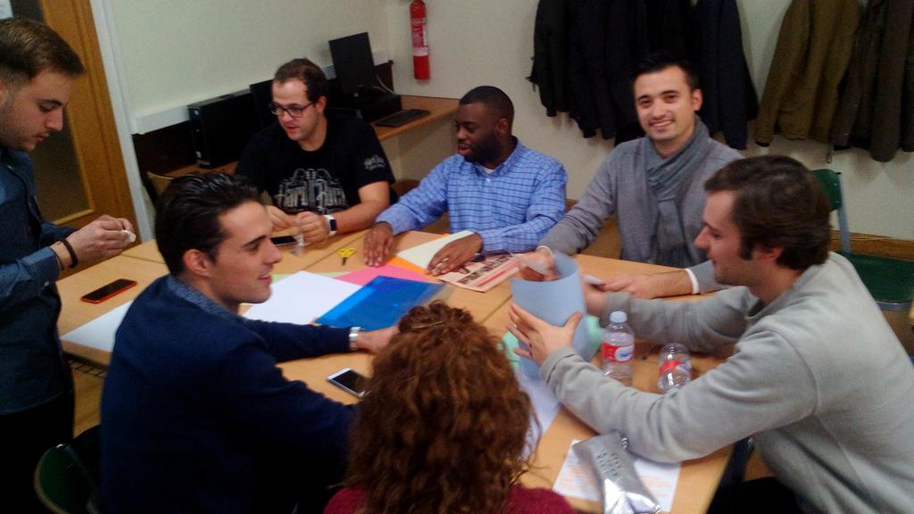 SaraSacristan's tweet image. Woeking on the #towerchallenge in #internationaltrade . #businessisfun at the @EPJaveriana @EPJaveriana