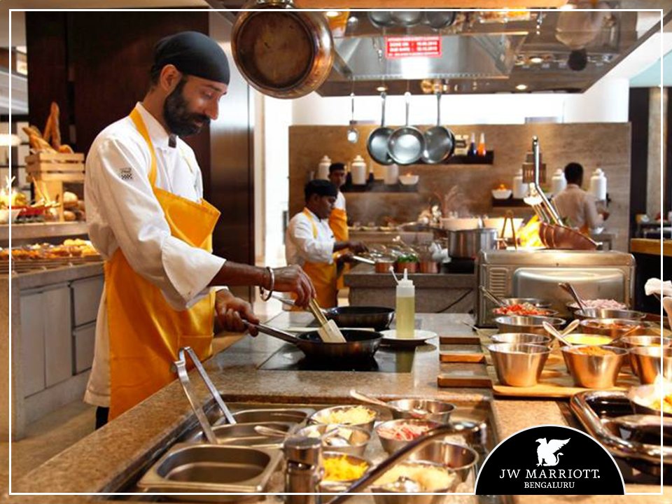 JWMarriottBLR's tweet photo. Live counters, a range of cuisines & family fun define #LaidBackSaturdays at #JWKitchen. Your weekend treat is here: https://t.co/Q2GdJeKepJ https://t.co/6TqCWqwAfm