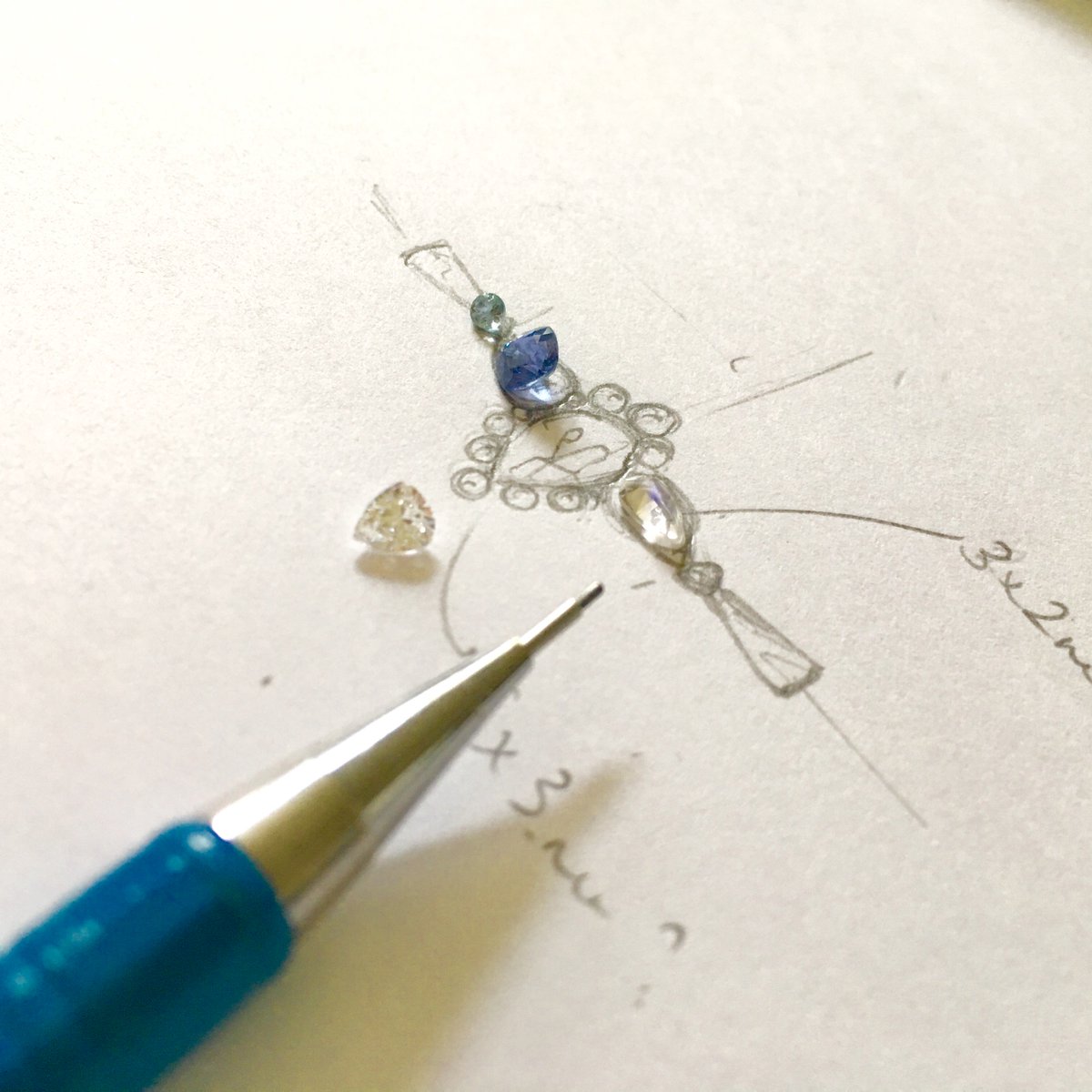 Catherine_Budd's tweet photo. Playing with pretty gemstones and a very pretty one-of-a-kind engagement ring design. #sapphires #engagementrings #bespokejewellery https://t.co/Gy6ZKQ4sh4