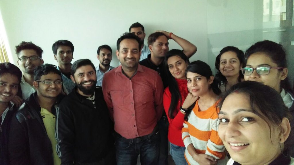 kareermatrix's tweet photo. Wishing you a totally carefree, special day. May you have another year of great accomplishments.🎉 Happy Bday Boss @tarunkrtyagi 🎂🎊🎈🎁 https://t.co/oJAFkaRRpd