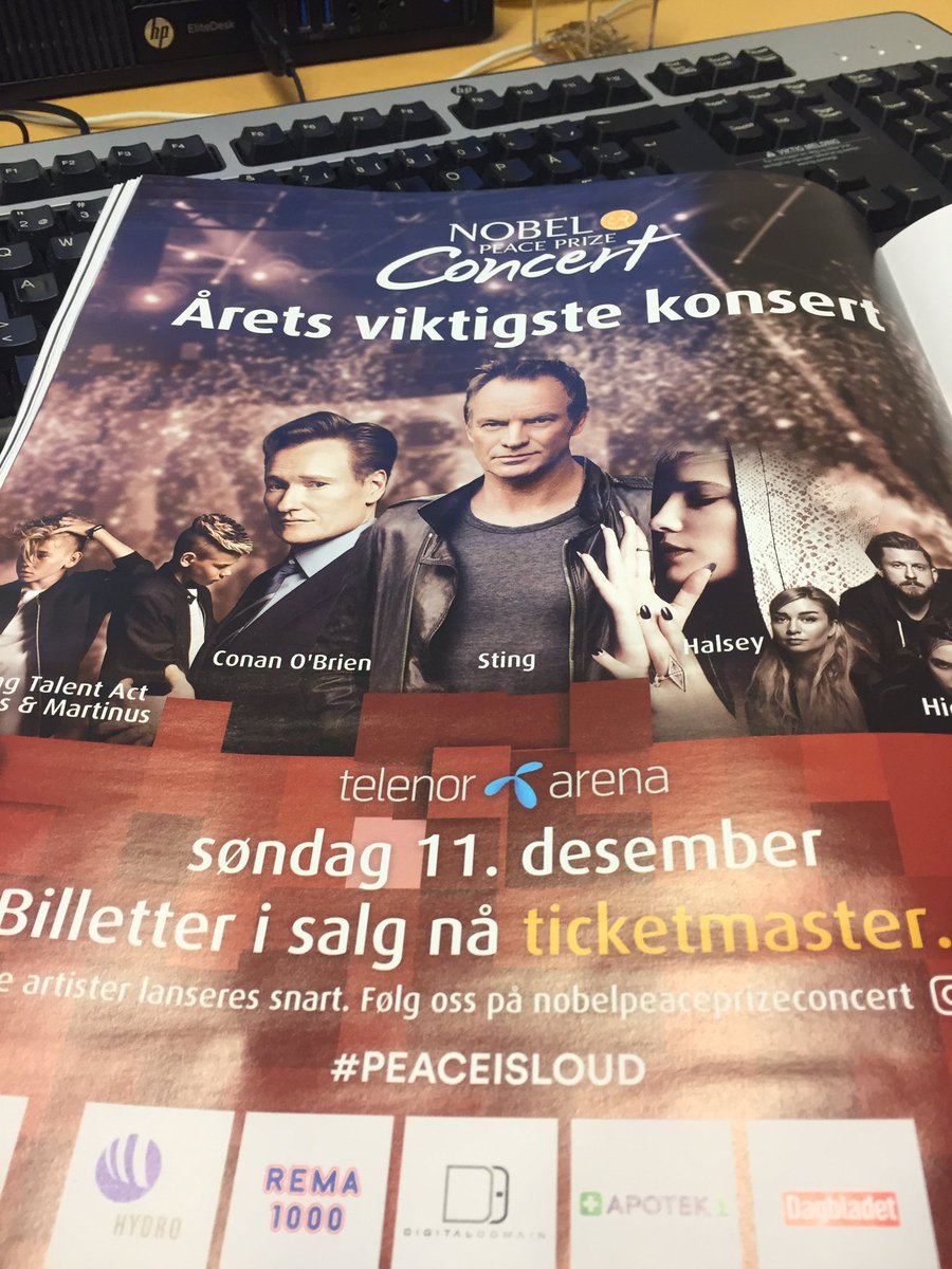 alovik's tweet photo. Den er ganske hvit og glossy vil jeg si #kjendisvertfraUSA #nobelpeaceprize #concert https://t.co/i55xooaJUO