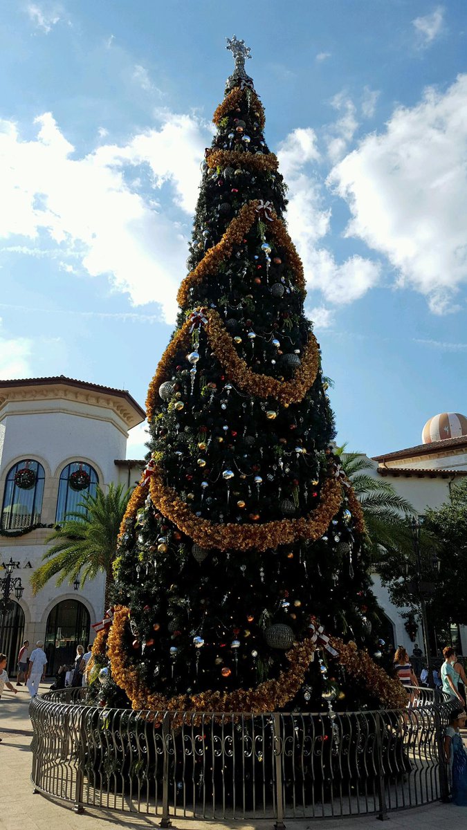 The holiday season has arrived at #DisneySprings in #LakeBuenaVista, #FL - #AAAInspector 60
