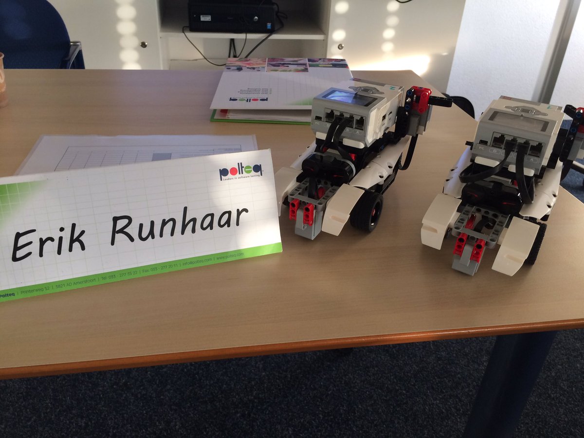 Polteq_training's tweet photo. @HansvanLoenhoud wij zijn er klaar voor! @polteq @Polteq_training #scrumgame Amsterdam. https://t.co/Oh8og7Eq6t