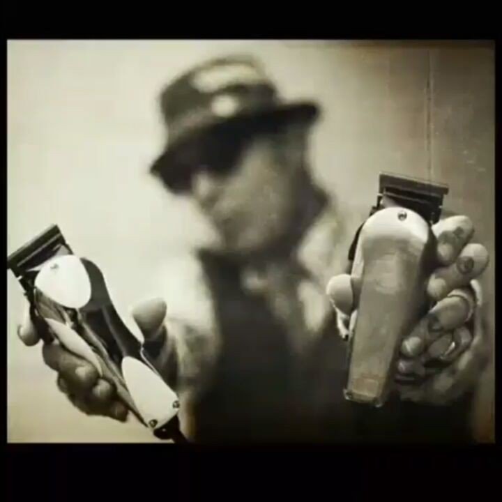 EVERYTHING IS WAHL~RITE! @hawleywoodsbarbershop #thereaintnoshearluck #layritebandofbarber… ift.tt/2fxBdm5