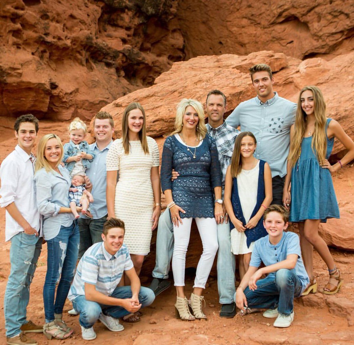 brycebunker13's tweet photo. thankful for everyone in my life❤️ https://t.co/SibVrSkLy1