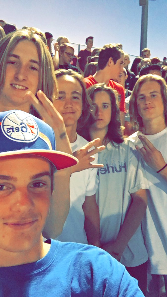 brycebunker13's tweet photo. thankful for everyone in my life❤️ https://t.co/SibVrSkLy1