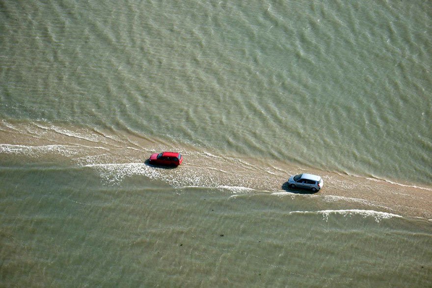 thrillophilia's tweet photo. Dangerous road in #France which disappears underwater twice a day.
https://t.co/V67cC3URaj

#ttot #travel #RoadSafetyWeek https://t.co/2rscPJ8gjV