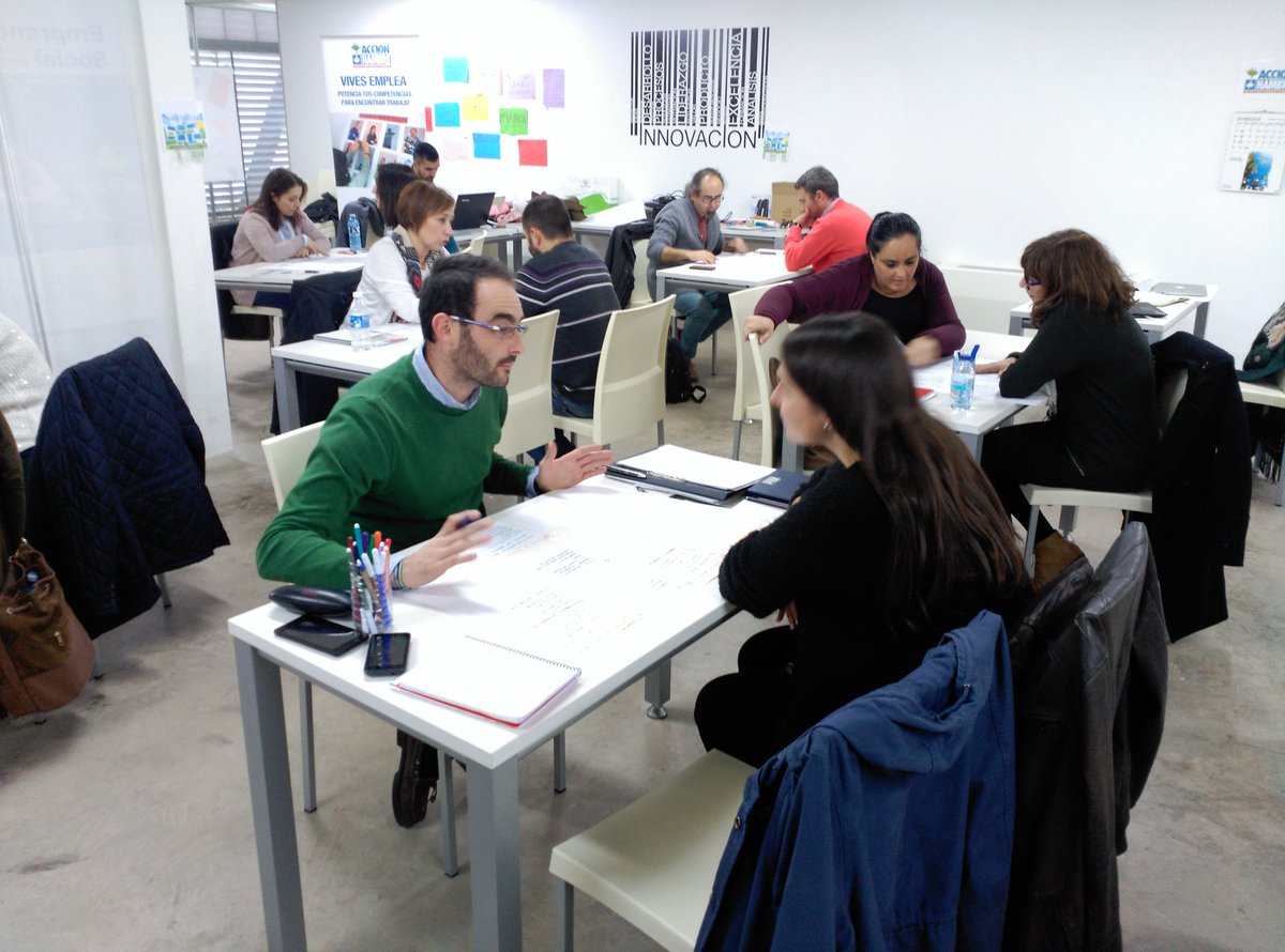 TandemSocial's tweet photo. En Extremadura desarrollando programa de emprendimiento social con #Feidex @FundecytPCTEX @Junta_Ex acompañando generacion d impactosocial! https://t.co/mtaBDUSj1L