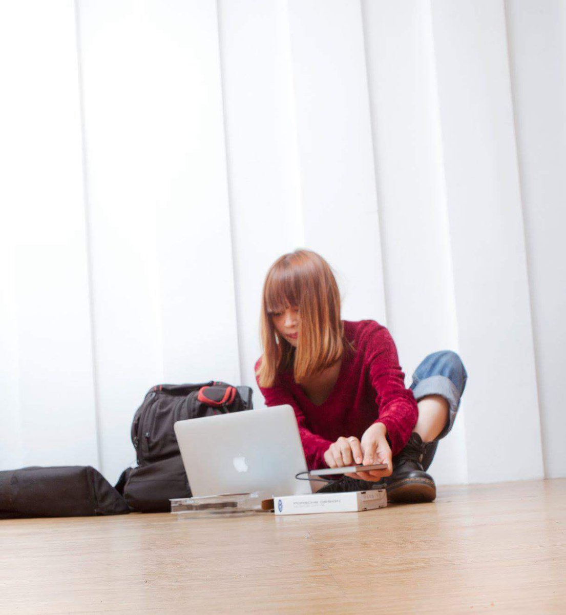 shairaluna's tweet image. Trying out the LaCie Porsche Design Mobile Drive. I love how slim and sleek it is! It's super fast, too! #LaCie #Seagate #PowerMacCenter