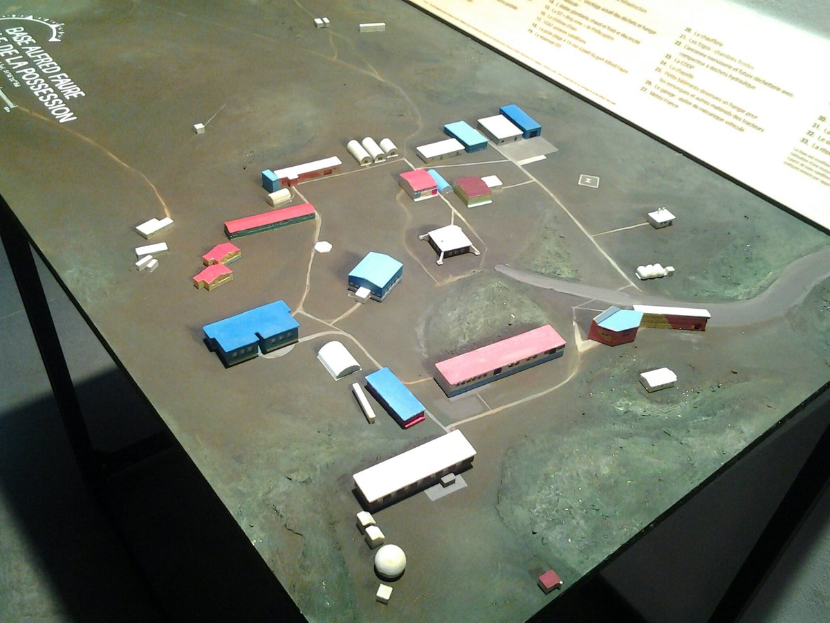 FabienJhistarry's tweet photo. #IMGS4 @CCSTI74 @NathalieCauvi bizarrement, c'est la représentation miniature d'une base scientifique qui m'a le plus marqué #modelisme 2/2 https://t.co/wXENrkNrEW
