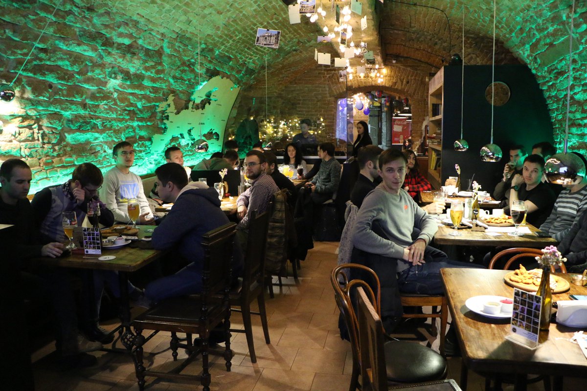 DrupalCafeLviv's tweet photo. Вчорашня зустріч: цікаві доповіді, дружня атмосфера і дискусія на тему #drupal8 
#Львів #Drupal https://t.co/rWNvrCjO3J