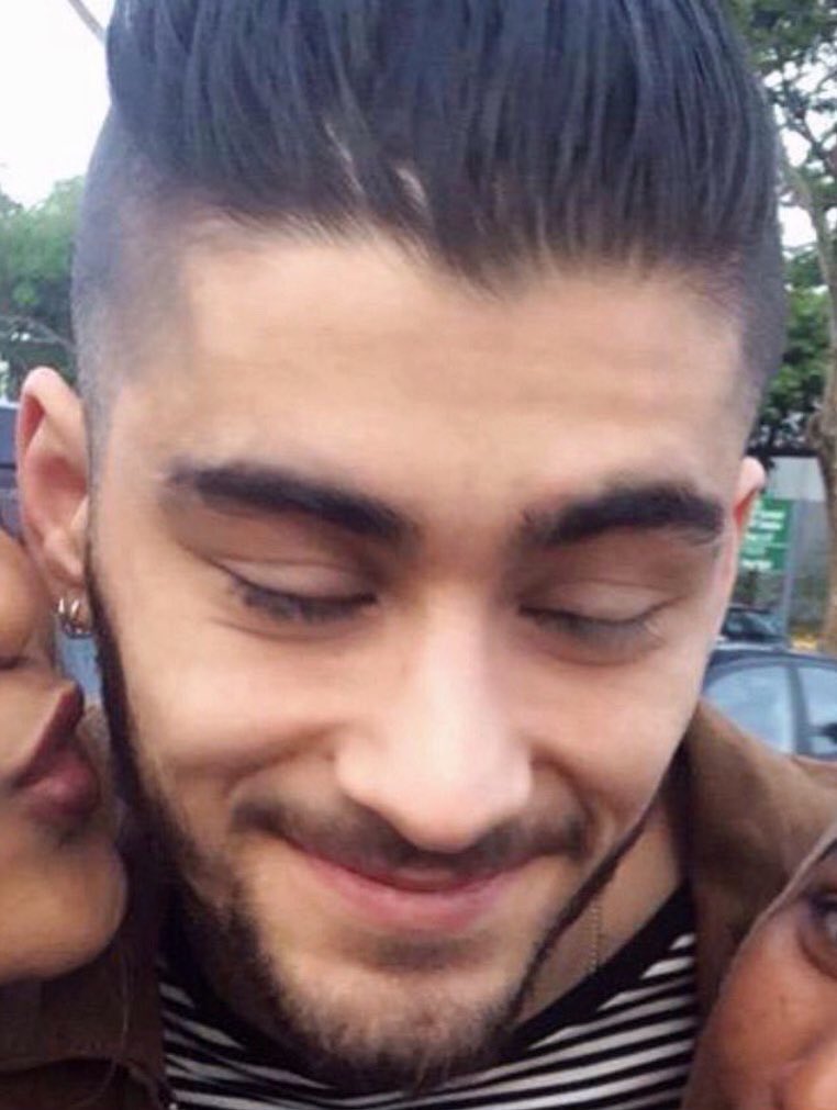zaynftbae's tweet photo. my sugarplum https://t.co/thG4hg9Ivd