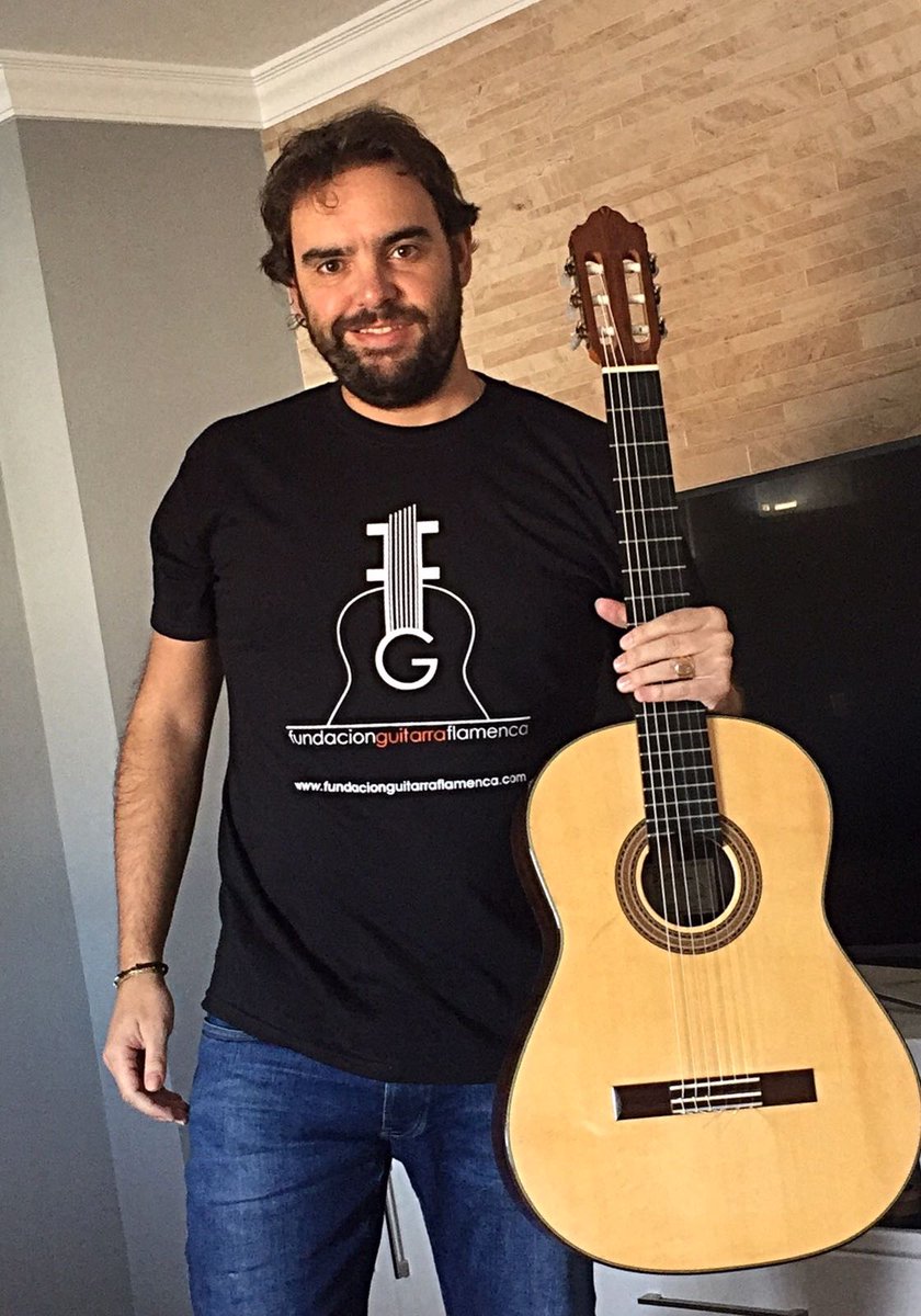 Aquí tenemos a nuestro amigo Dani de Moron, un fuerte abrazo Dani. <a href="/RadioMoronSER/">Radio Morón, Cadena SER</a> <a href="/GUITARRARAMIREZ/">GUITARRAS RAMÍREZ</a> <a href="/guitarraen1clic/">Guitarra en un clic</a> <a href="/laBienal/">Bienal de Flamenco</a> <a href="/FViajeros/">Flamencos Viajeros</a>