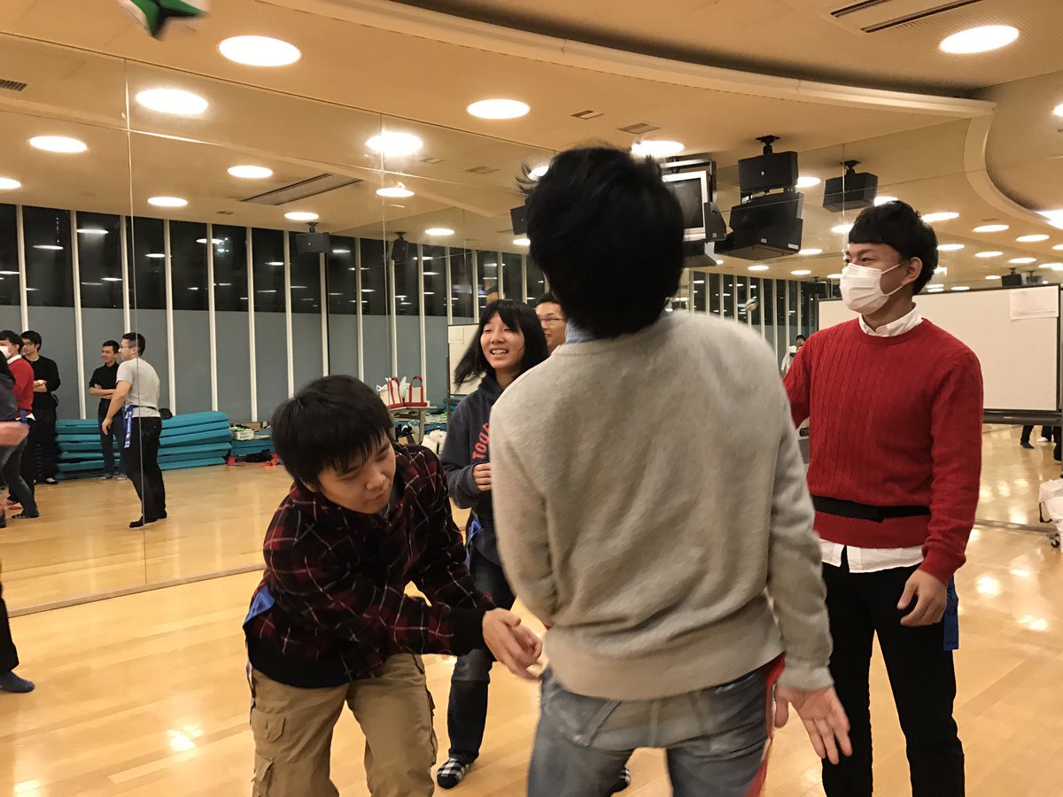 osakars's tweet photo. 【学校生活🏫】
今日はクラス写真を撮りました💓放課後はタグラグビーの練習です‼️笑いの絶えない時間でした✨本番まであと少し😊目指せ優勝🏆
https://t.co/PiCNeblFou
#スポーツ #タグラグビー #ST1B https://t.co/wHByzSYdZK