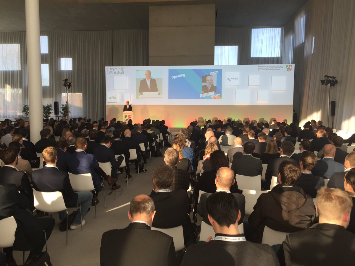 Volles Haus! Mal schauen was so geht mit dem digitalen Wandel in NRW #DWNRWSUMMIT