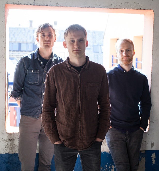 KalleklevManag's tweet photo. Erlend Apneseth Trio - Ledige datoer 1-5 februar og 2-7 mai 2017 https://t.co/6ZLRnZtEkJ #apneseth #erlend https://t.co/oKunRXERug