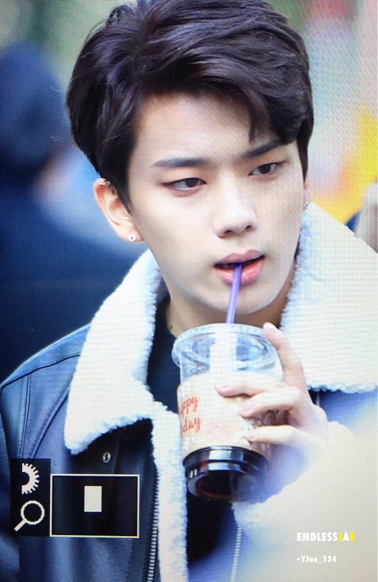 YJae_124's tweet photo. Perview 161125 뮤뱅 #BAP #영재(@BAP_Youngjae) #NOIR #SKYDIVE https://t.co/X8v9c971aX