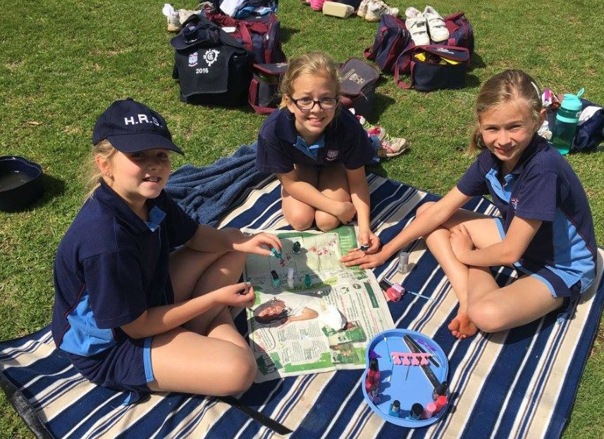 HolyRosaryJHB's tweet photo. Ice-creams, swimming and fun in the sun - a perfect way to relax after a long, tiring year! #IntersenPhase #FunDay https://t.co/3Vygck2dvm