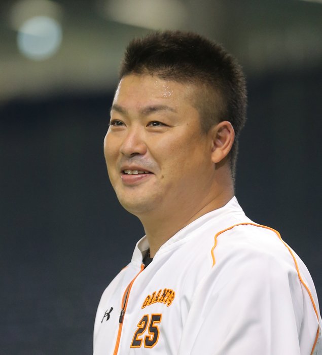 読売巨人軍 ジャイアンツ 今年度の ベストナイン が２５日 発表され セ リーグの三塁手部門で 村田修一 選手 遊撃手部門で 坂本勇人 選手が選ばれました 詳細はこちら T Co Xqffpssppx 巨人 ジャイアンツ