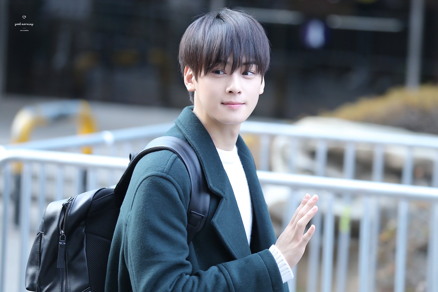 CyGWDuoUQAAMiIo.jpg:orig